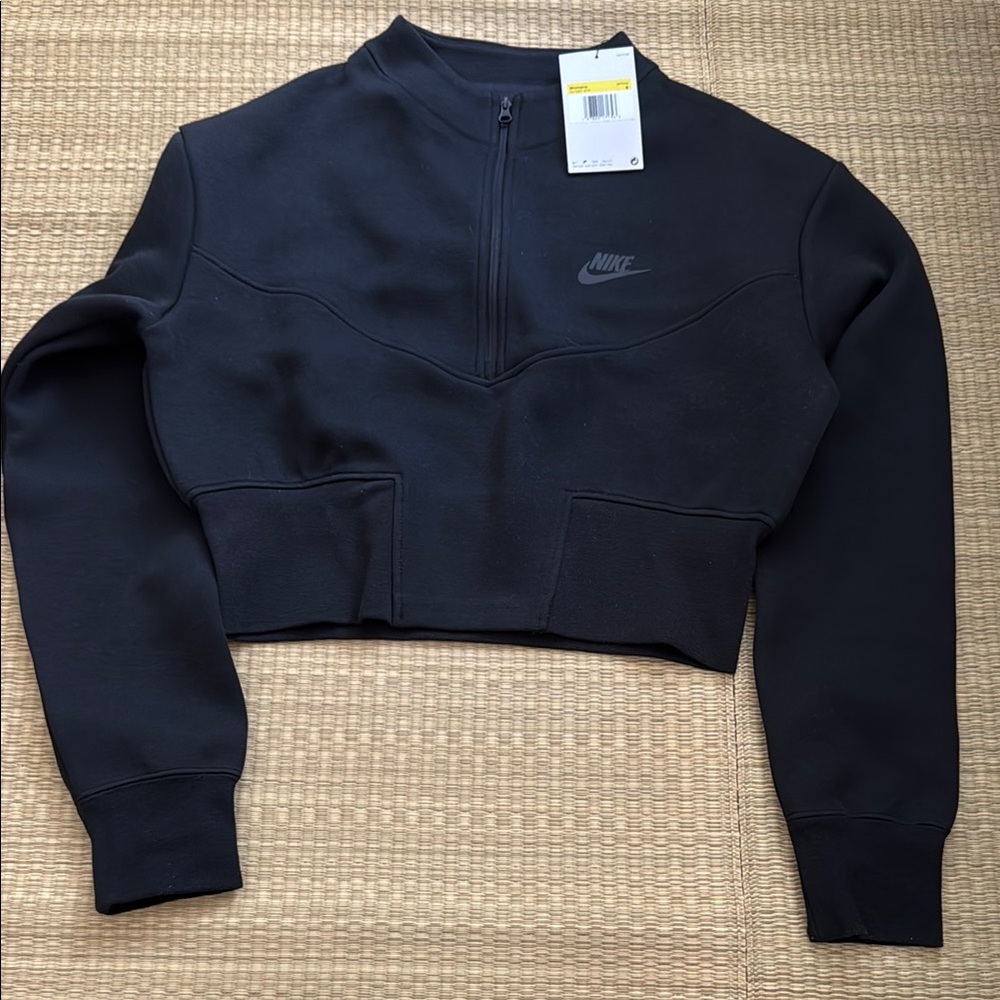 Nike NWT Sportswear Tech Fleece Half-Zip Cropped Top